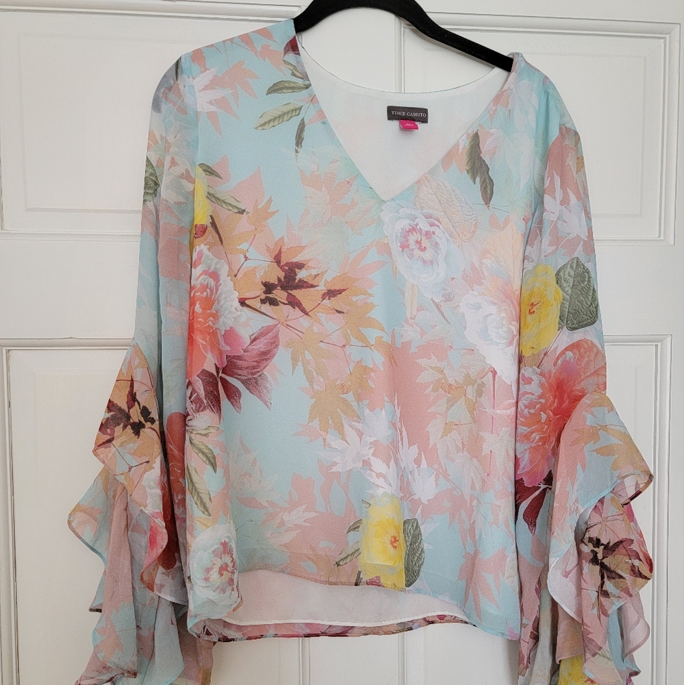 Vince camuto flutter sleeve top